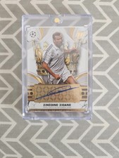 2025 Topps Reverence UEFA Zinedine Zidane Crowned Legend Auto Black 1/10