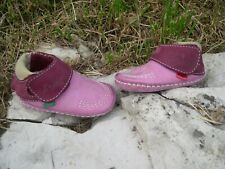 Superbes chaussures chaussons Kickers bébé fille 6 mois en très bon état !