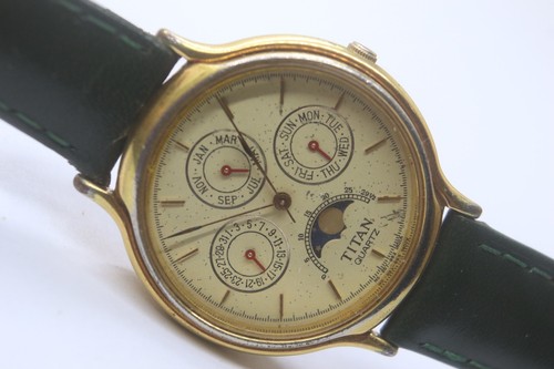 Montre vintage titan quartz - montre,