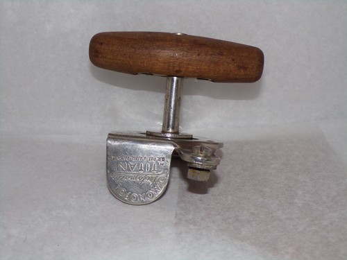 Ancien ouvre boite - , monopol