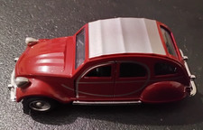 Voiture Miniature Citroën 1/43ème à friction rouge (C7)