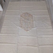 Nappe ancienne en lin avec grande incrustation en dentelle aux lacets 133X176 cm