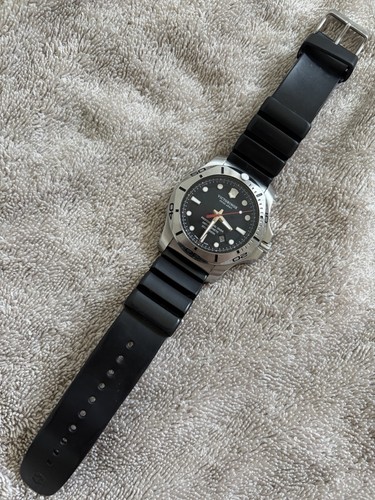 Victornox swiss army watch - army,
