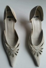 Escarpins Bata beige cuir