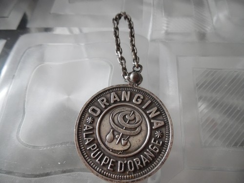Vieux porte clé - , orangina