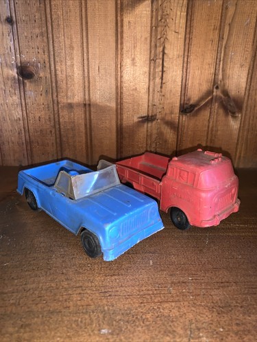 Lot vintage blue plastic - of,