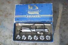 BEUGLER Professional Pinstriping. traceuse de lignes pour carrosserie.