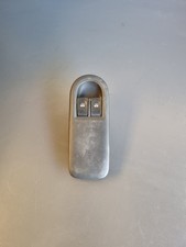 Renault Clio 3 / Bouton de lève vitre avant Gauche / 8200356519