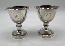 RARE PAIRE DE COQUETIERS EN
