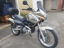 Moto Suzuki 650 Freewind