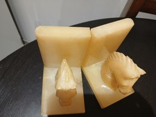 Serre livre en albatre chevaux