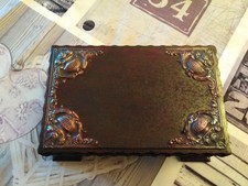 Boite à bijoux, coffret en bois et argent repoussé ancien