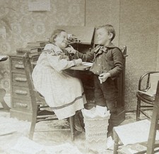 Deux enfants Bureau Machine à écrire 1897 Photo Kilburn Stereo Vintage §n1