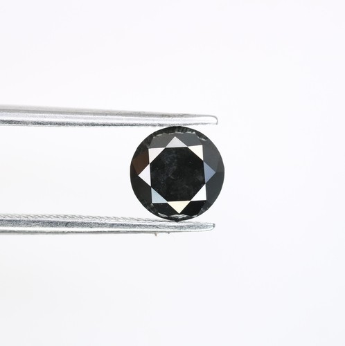 Diamant noir naturel taille