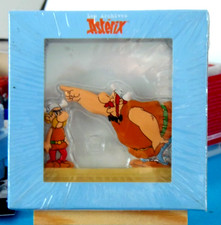 LES ARCHIVES ASTERIX -  ASTERIX  ET  LES VIKINGS  -  FIGURINE NEUVE AVEC BOITE
