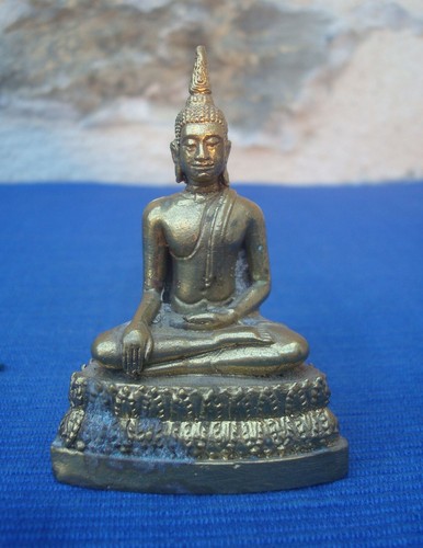 V69 petite statue figurine - petite,