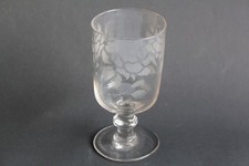 Ancien verre décor gravé