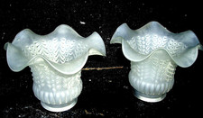 2 ANCIENNES TULIPES DE VERRE