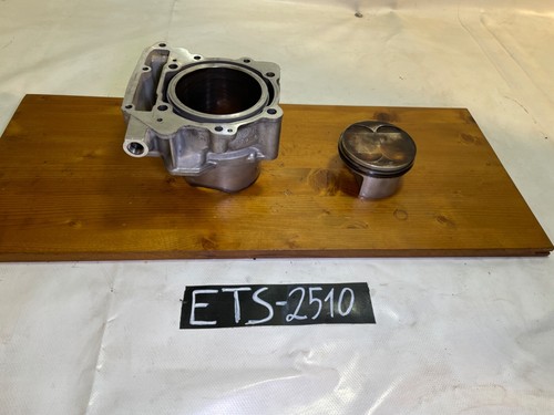 Piston cylindre arrière