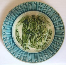 3436*   assiette en barbotine ancienne "franco-russe" sarreguemines ?