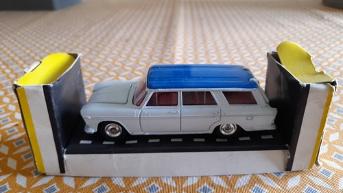 Dinky fiat 2300 station - 2300,