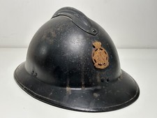 Casque Adrian protection civile belge modèle 31 avec insigne, casque militaire