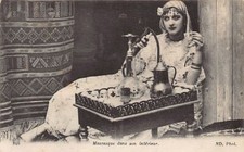 Algérie - Mauresque dans son