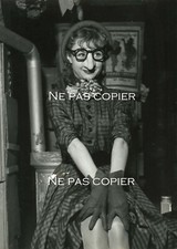 FEMME c.1950 DÉGUISÉE par le