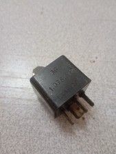 1x Relais Relay 1.076.672