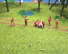 Lot figurines HO 1/87 cabaret