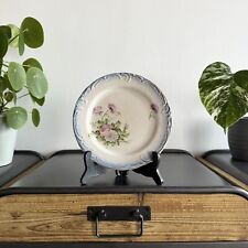 Assiette ancienne en porcelaine opaque de Gien | décor de rose 1886-1938