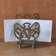 Classeur porte courrier.Porte lettres de bureau. Laiton style Art Nouveau.