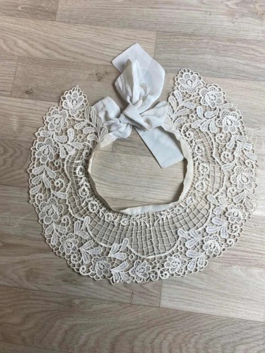 Rare col ancien - , en