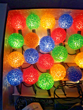 Ancienne Guirlande électrique lumineuse 20 lampes  boules dans sa boite