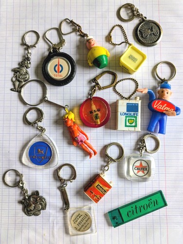 Rare porte clés - rare, 16