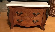 ancienne commode de maitrise