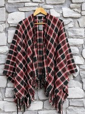 Poncho à carreaux noir et