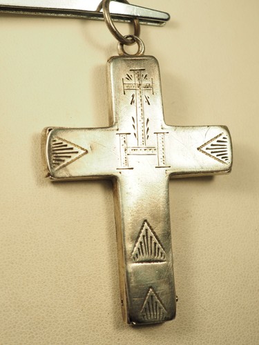Croix regionale reliquaire - regionale,