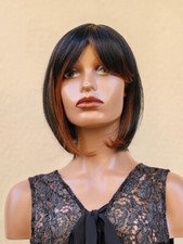 Perruque élégante à frange noire avec mèches marron - 12 pouces