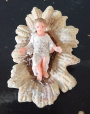 Ancien Santon DEVINEAU  "JESUS EN PLASTIQUE SUR SON LIT" - Taille 2 - 4 cm