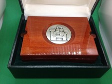 coffret en bois précieux dans