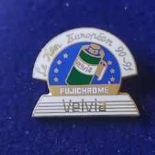 RARE PINS PIN'S PHOTO PHOTOGRAPHIE FUJI FUJICHROME VELVIA FILM PELLICULE 