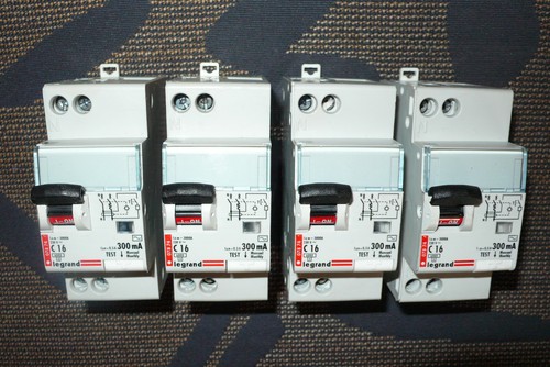 Disjoncteur differentiel 16a - disjoncteur,