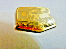 PIN'S VOITURES /TOURISME