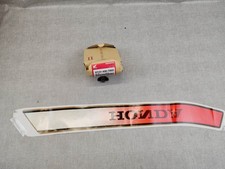 Sticker droit R*TYPE-C* HONDA bol d'or 87121-438-730ZC