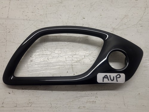Contour grille aération avant