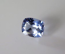SUPERBE SAPHIR VERNEUIL BLEU CEYLAN  CLAIR COUSSIN 10x8 mm...IF