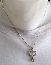 collier chaine Pendentif