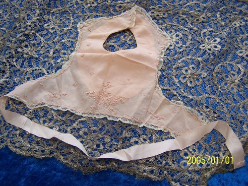 Bavoir ancien soie rose - ancien,