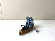 Sculpture en bronze De deux chats dans un bateau à rames d'après Franz Bergman